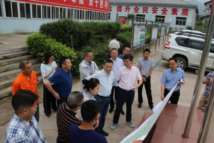 四川省交投集團(tuán)公司黨委副書記、副董事長(zhǎng)、總經(jīng)理周黎明到仁沐新LJ18標(biāo)項(xiàng)目部檢查指導(dǎo)工作