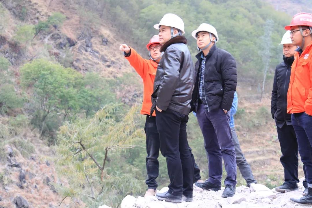 川交路橋黨委委員、董事、總工程師汪碧云赴沿江高速金寧段ZCB1-5項(xiàng)目檢查指導(dǎo)工作