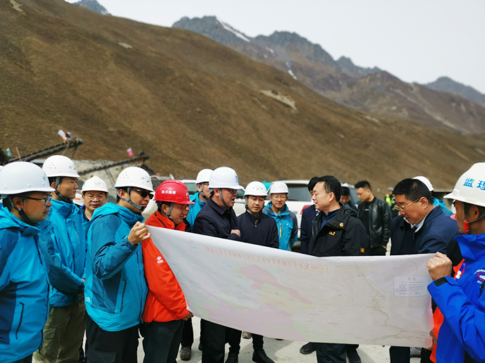 甘孜州委委員、常委、書記沈陽到九石路TJ3標(biāo)檢查指導(dǎo)工作