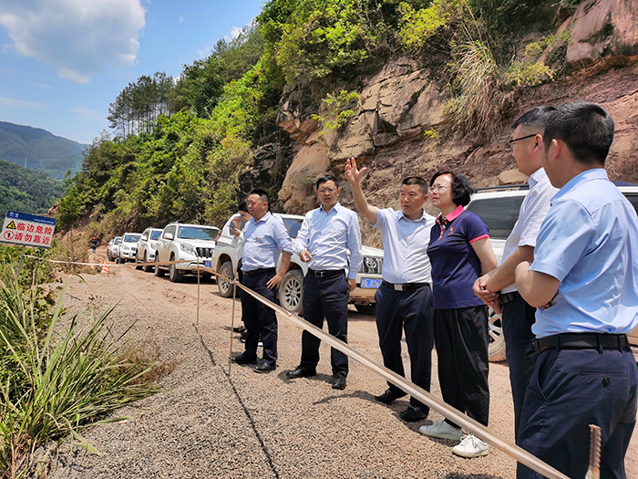 四川省國資委黨委委員、副主任游代麗到鎮(zhèn)廣高速王通段A1合同段調(diào)研工作
